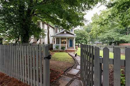 61 Rockyford Rd NE Atlanta, GA 30317