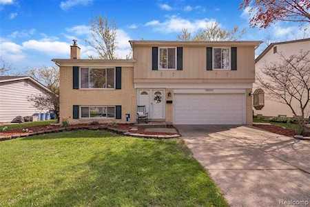 39253 Dillingham St Westland, MI 48186