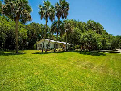 3802 Mockingbird Dr Vero Beach, FL 32963