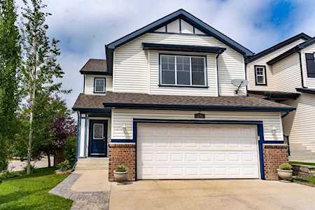 110 Evansbrooke Manor NW Calgary, AB T3P 1G6