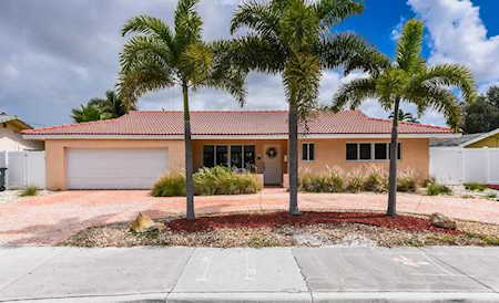 611 W Camino Real Boca Raton, FL 33486