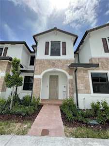11103 W 32nd Ln Hialeah, FL 33018