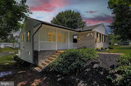 735 Harrison Dr Gettysburg, PA 17325