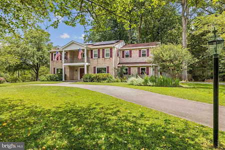 8017 Carita Ct Bethesda, MD 20817