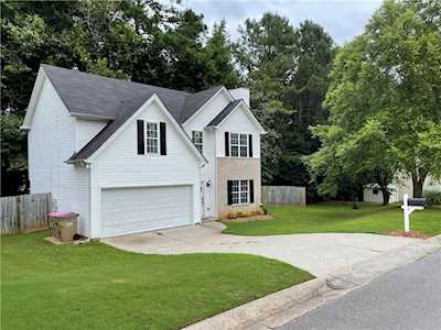 7064 Saratoga Dr Flowery Branch, GA 30542