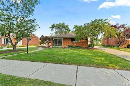 14158 Cavell St Livonia, MI 48154