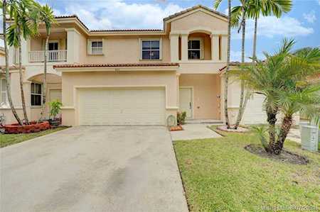 811 NW 130th Ave #811 Pembroke Pines, FL 33028