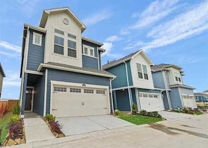 2022 Millbridge Spring Ln Houston, TX 77045