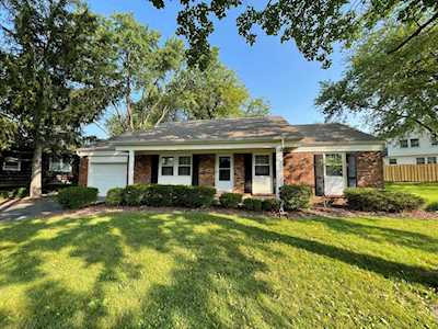 881 Hollystone Ln Buffalo Grove, IL 60089