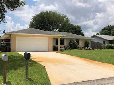 1542 SW Curtis St Saint Lucie West, FL 34983