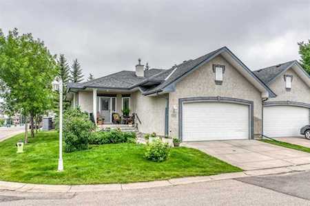 252 Simcoe Place SW Calgary, AB T3H 4T7