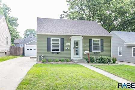 2104 S Lake Ave Sioux Falls, SD 57105