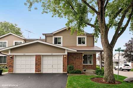 1997 N Jamestown Dr Palatine, IL 60074