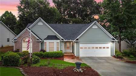 4012 Mcpherson Dr Acworth, GA 30101