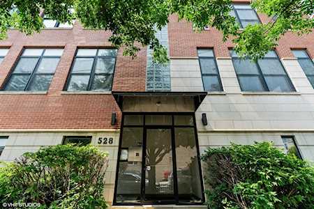 528 N Elizabeth St #1S Chicago, IL 60642