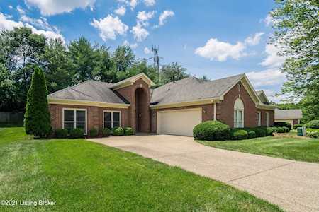 10006 Forest Village Ln Louisville, KY 40223