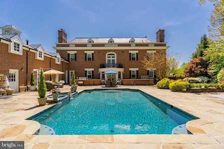 8909 Harvest Square Ct Potomac, MD 20854