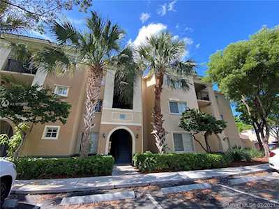 2582 Centergate Dr #108 Miramar, FL 33025