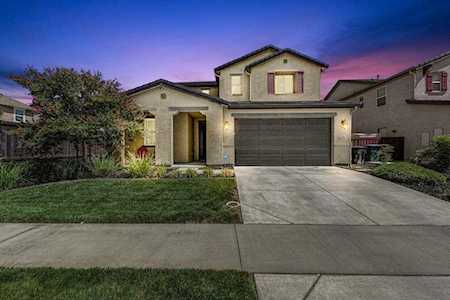 4400 Weathervane Way Roseville, CA 95747