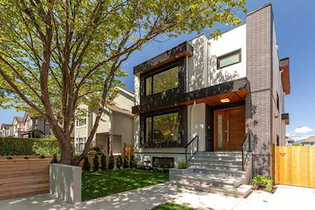 4527 W 9th Avenue Vancouver, BC V6R 2E2