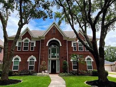 4818 Periwinkle Ct Sugar Land, TX 77479