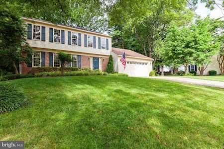 5560 Queen Victoria Ct Burke, VA 22015