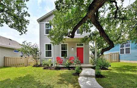 1044 Nevarez Kyle, TX 78640