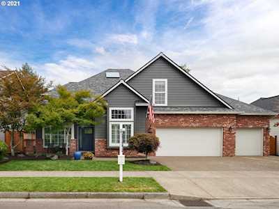875 NE Creeksedge Dr Hillsboro, OR 97124