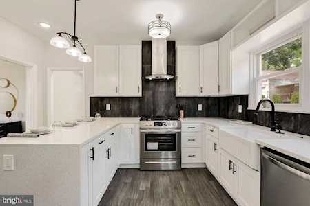4046 34th St Mount Rainier, MD 20712