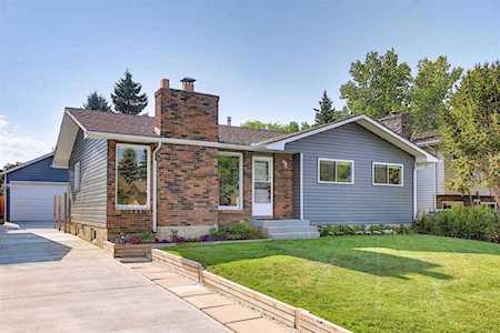 727 Brookpark Dr SW Calgary, AB T2W 2X2
