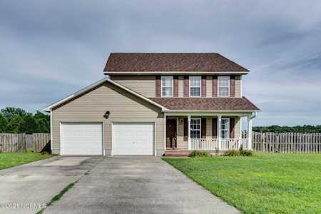 105 Croaker Lane Maysville, NC 28555