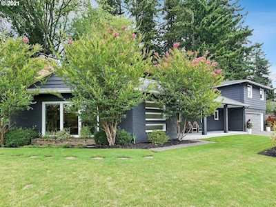 8485 SW Homewood St Portland, OR 97225
