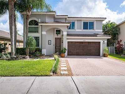 16401 Turquoise Trl Weston, FL 33331