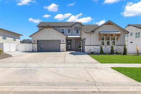 8367 W Sparks Lake Drive Boise, ID 83714