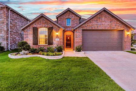 1929 Outpost Creek Lane Aubrey, TX 76227
