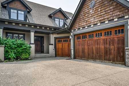 19 Aspen Meadows Manor SW Calgary, AB T3E 5Z7