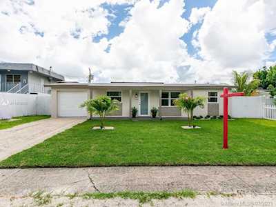 3810 SW 59th Ter Davie, FL 33314