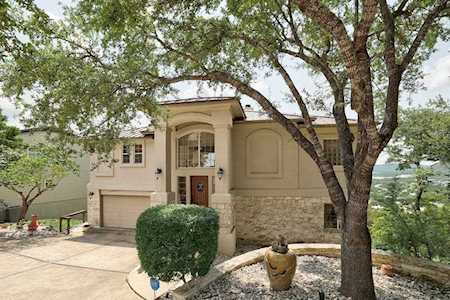 8424 Bronco Buster TRL Lago Vista, TX 78645