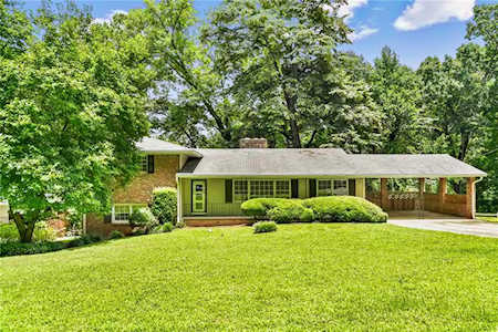 910 Starlight Dr Atlanta, GA 30342