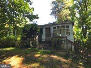 3956 South Shore Dr Port Republic, MD 20676