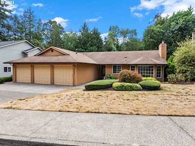 10080 SW Riverwood Ln Tigard, OR 97224