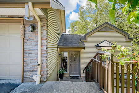 1215 Lansdowne Drive #328 Coquitlam, BC V3E 2P6