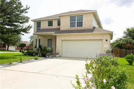 130 Castle DR Hutto, TX 78634