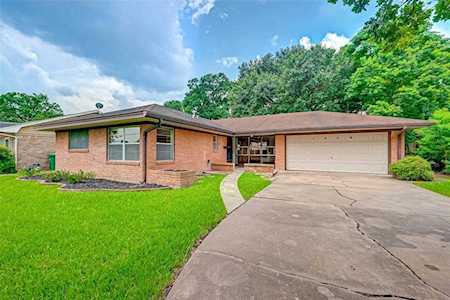 1409 Conrad Sauer Dr Houston, TX 77043