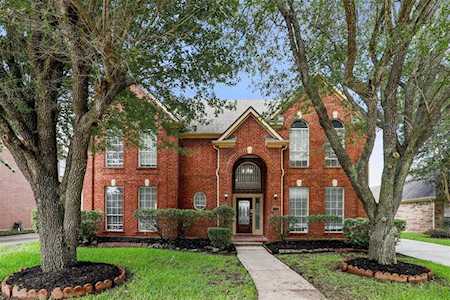 13710 Hidden Dell Ct Houston, TX 77059