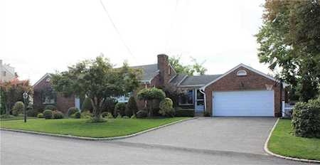 40 Superior View Blvd North Providence, RI 02911