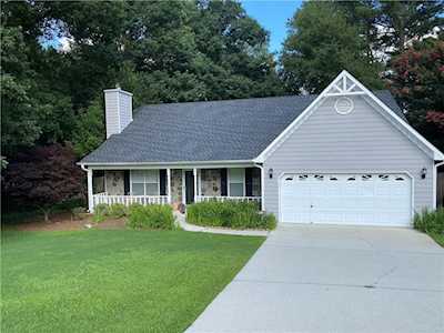 1424 Snow Hill Dr Lawrenceville, GA 30045
