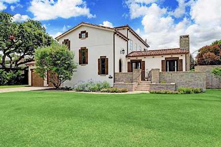 4921 Maple St Bellaire, TX 77401