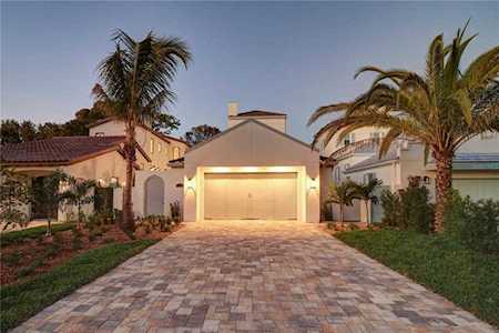 136 Ricardo WAY NE St. Petersburg, FL 33704