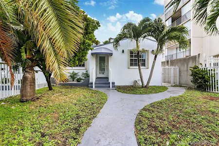 7625 Byron Ave Miami Beach, FL 33141